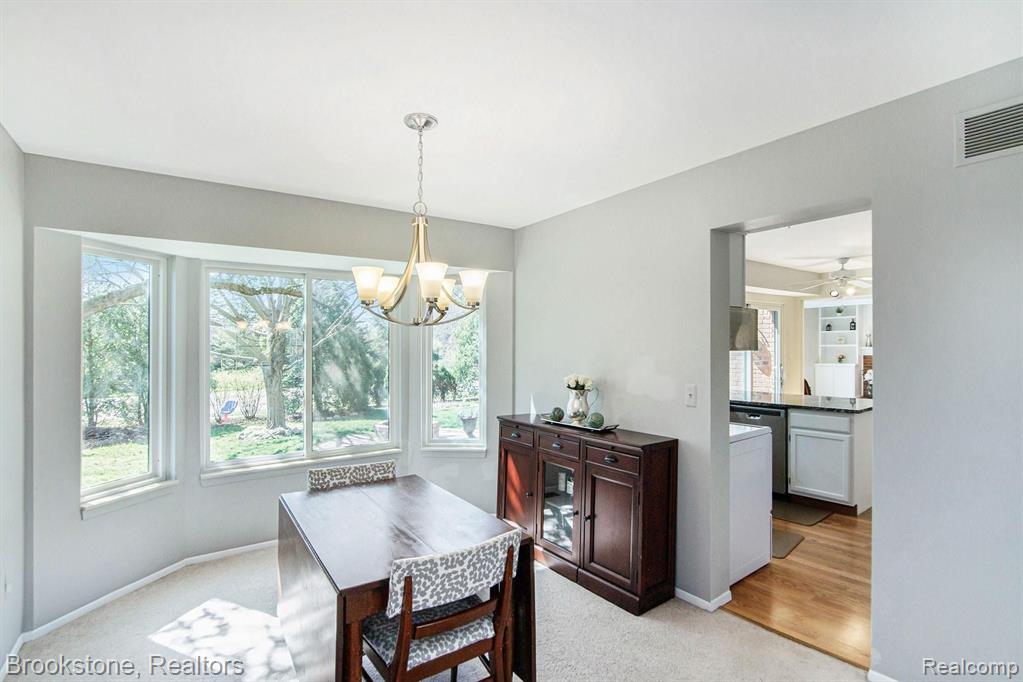 744 Baker Street Rochester Hills, MI 48307 - Photo 15 of 38