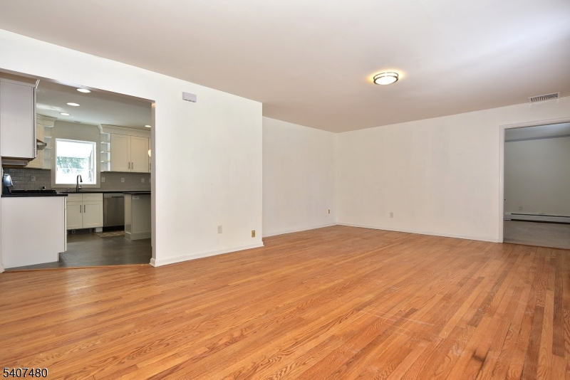 49 Fayson Lakes Road Kinnelon, NJ 07405 - Photo 4 of 38