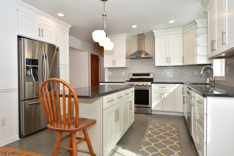 49 Fayson Lakes Road Kinnelon, NJ 07405 - Photo 10 of 38
