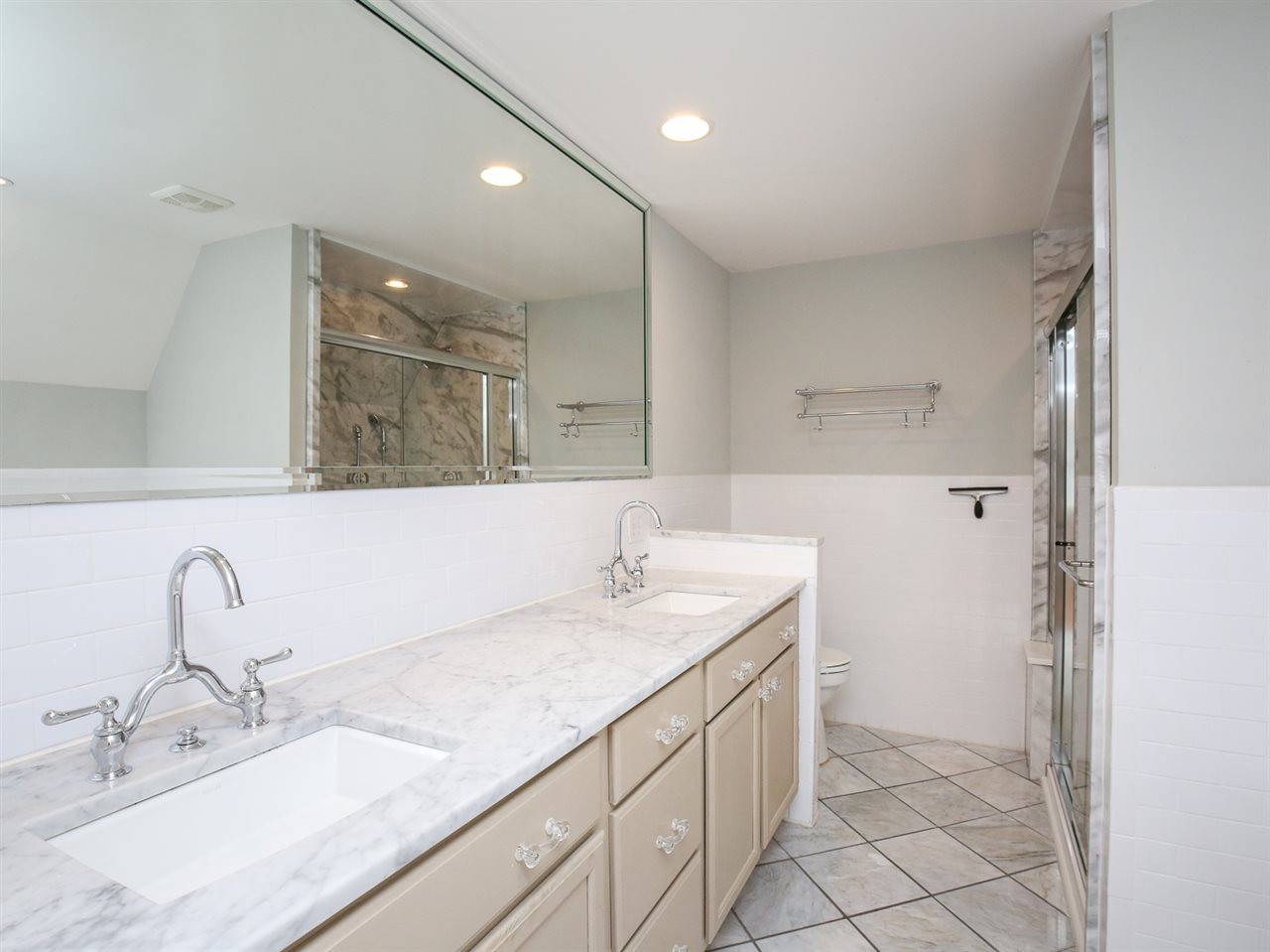 4807 Carteret Drive Raleigh, NC 27612 - Photo 14 of 30 Master Bath/Spa