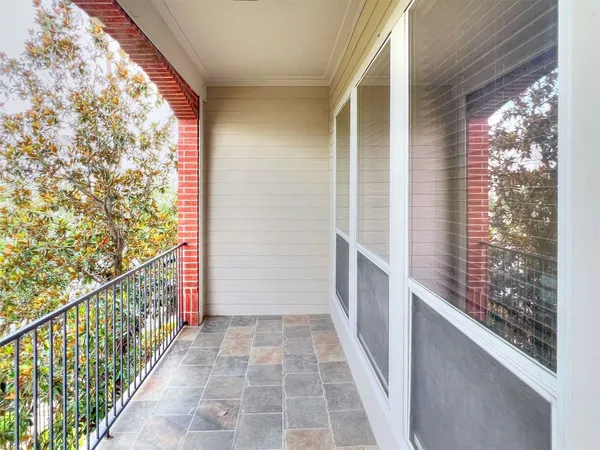 $389,000 | 2325 Hutchins Street, Houston, TX 77004