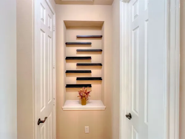 $389,000 | 2325 Hutchins Street, Houston, TX 77004