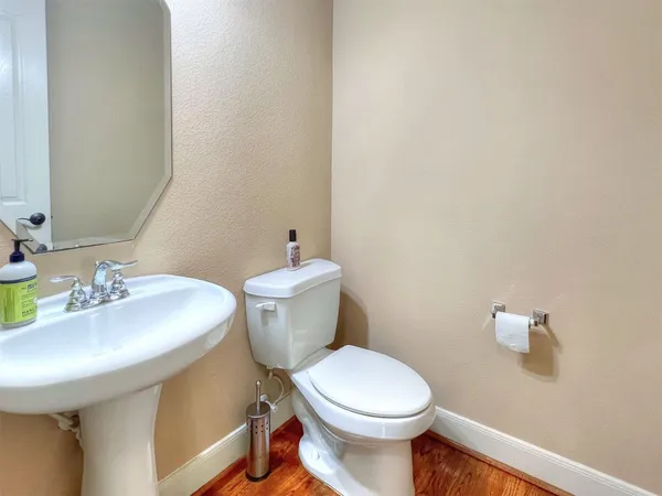 $389,000 | 2325 Hutchins Street, Houston, TX 77004