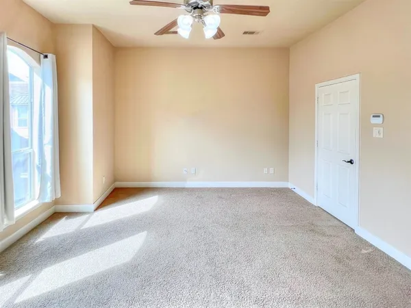 $389,000 | 2325 Hutchins Street, Houston, TX 77004