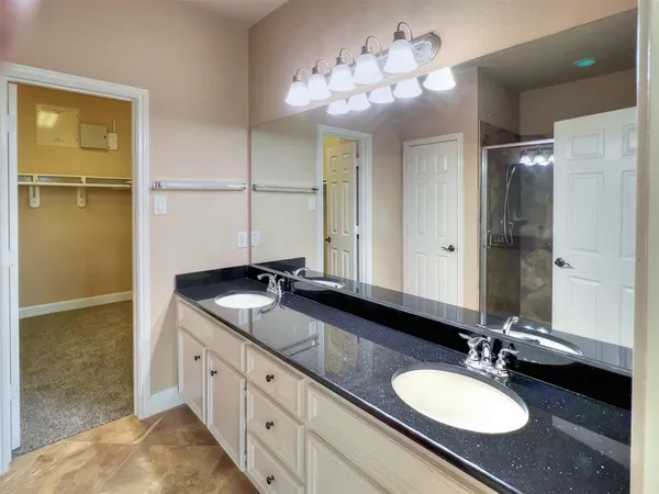 $389,000 | 2325 Hutchins Street, Houston, TX 77004