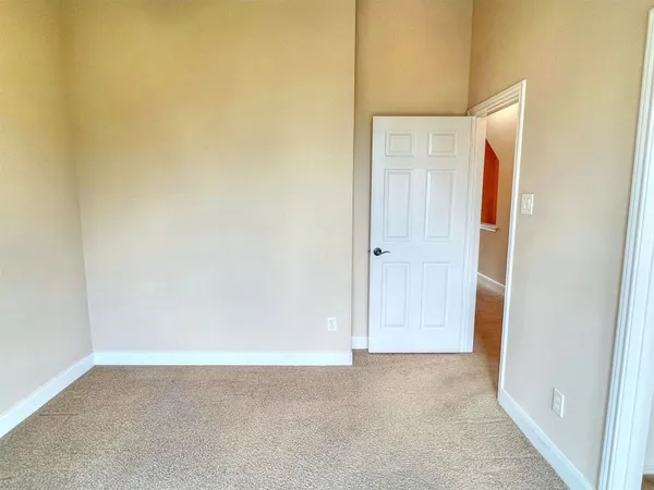$389,000 | 2325 Hutchins Street, Houston, TX 77004