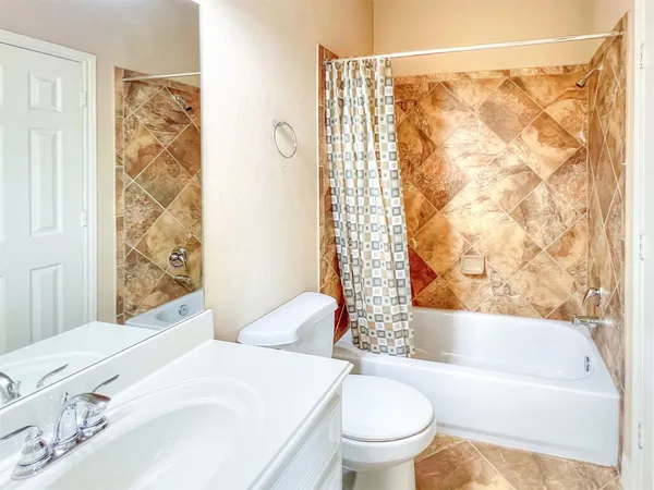 $389,000 | 2325 Hutchins Street, Houston, TX 77004