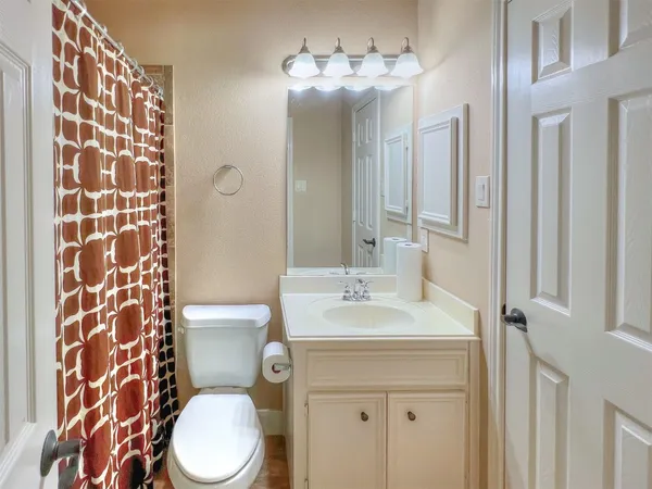 $389,000 | 2325 Hutchins Street, Houston, TX 77004