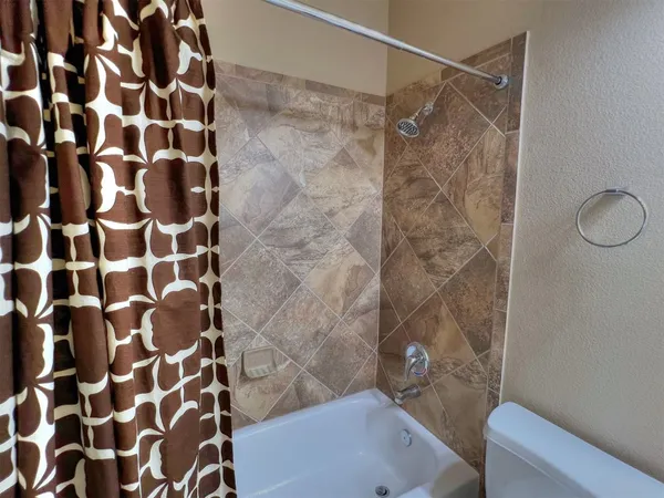 $389,000 | 2325 Hutchins Street, Houston, TX 77004