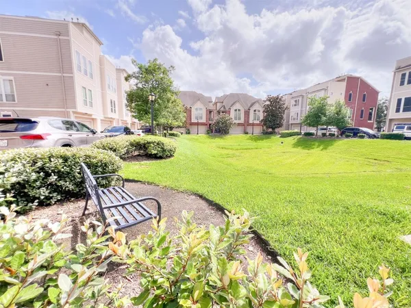 $389,000 | 2325 Hutchins Street, Houston, TX 77004