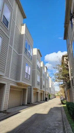 $389,000 | 2325 Hutchins Street, Houston, TX 77004