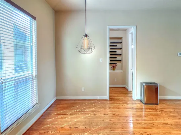 $389,000 | 2325 Hutchins Street, Houston, TX 77004