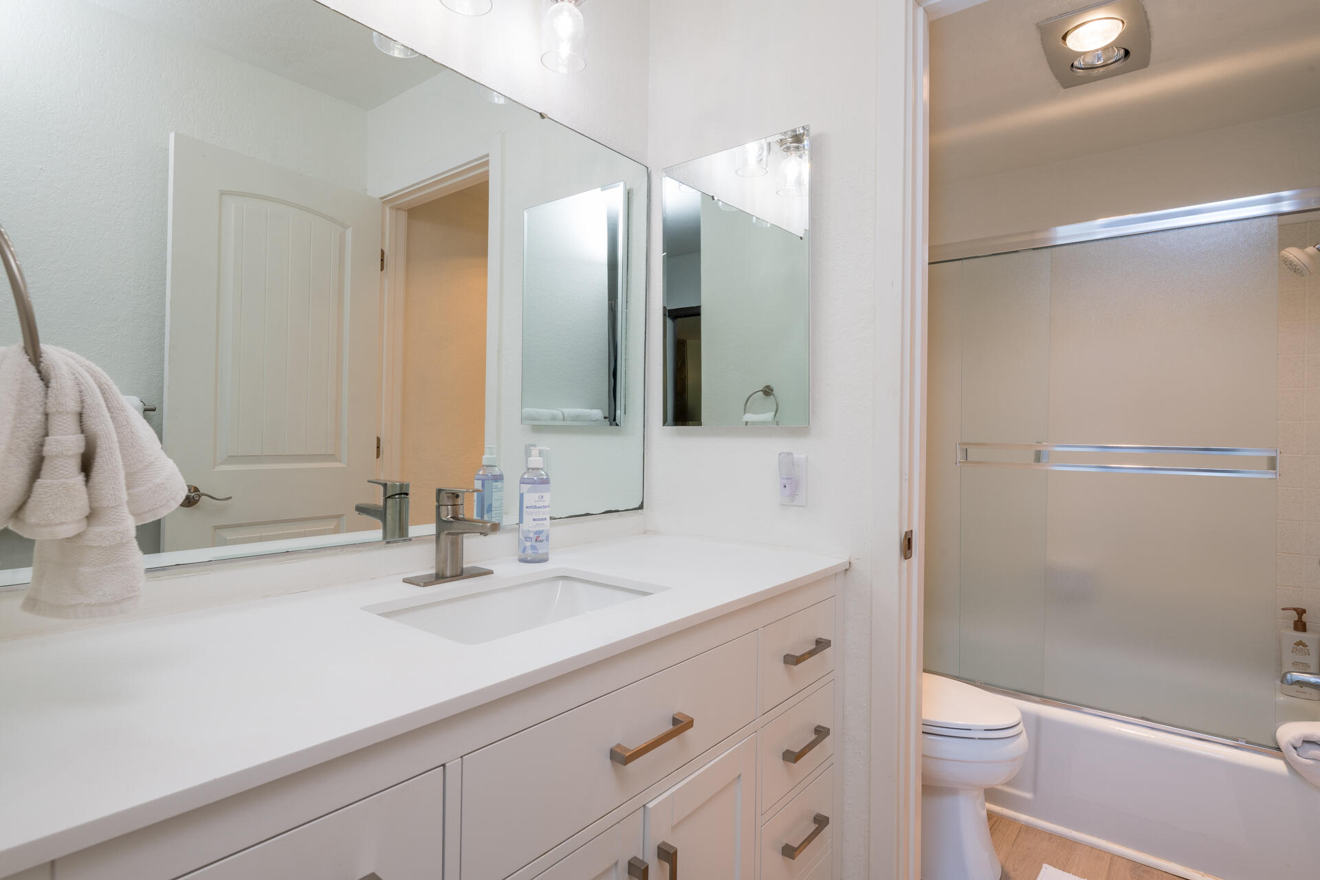 2635 Ridge Lane Sun Valley, ID 83353 - Photo 16 of 27 Primary Bathroom