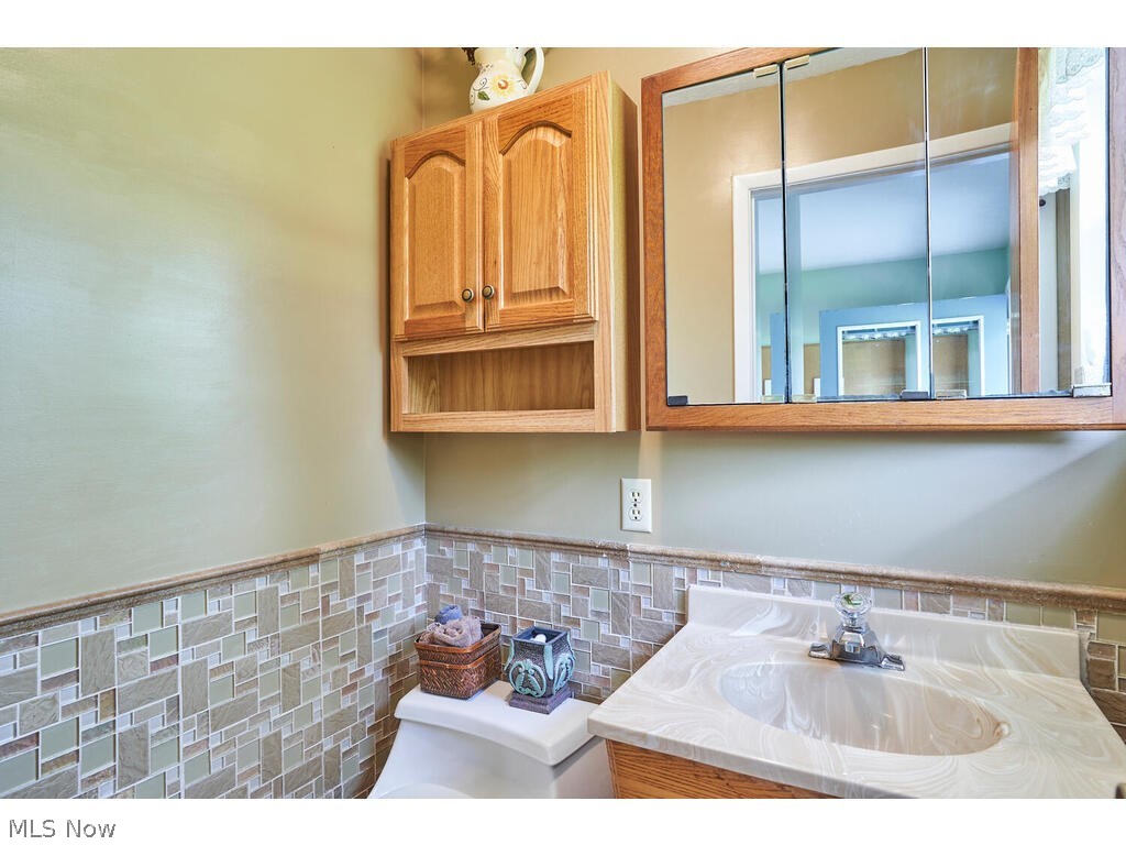 6211 South Ridge Road West Geneva, OH 44041 - Photo 8 of 29