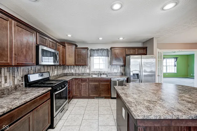 $649,900 | 1502 West 525th Street North, Lebanon, IN 46052