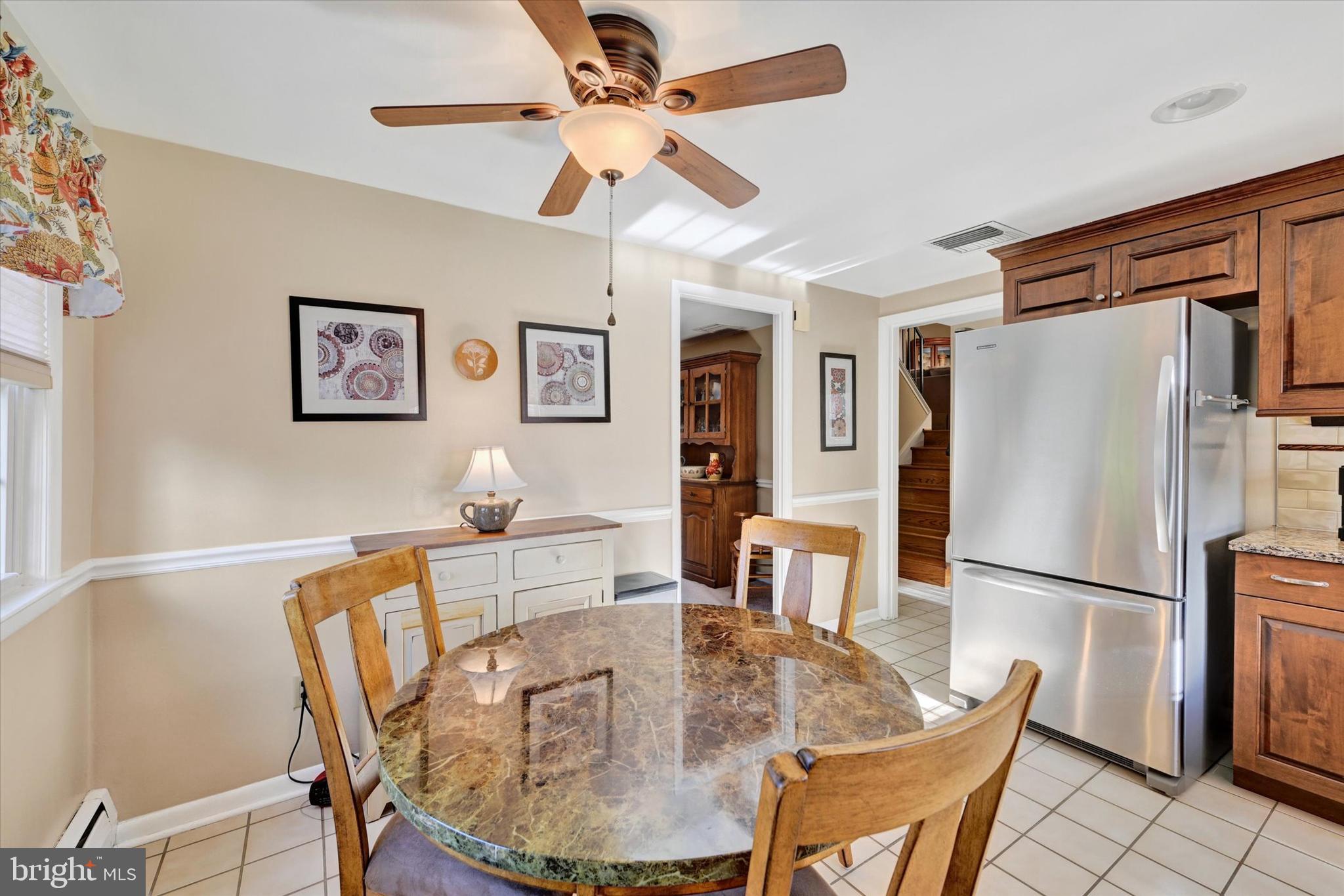 807 Scarlett Drive Towson, MD 21286 - Photo 8 of 29 Ceiling Fan & Chair Railing