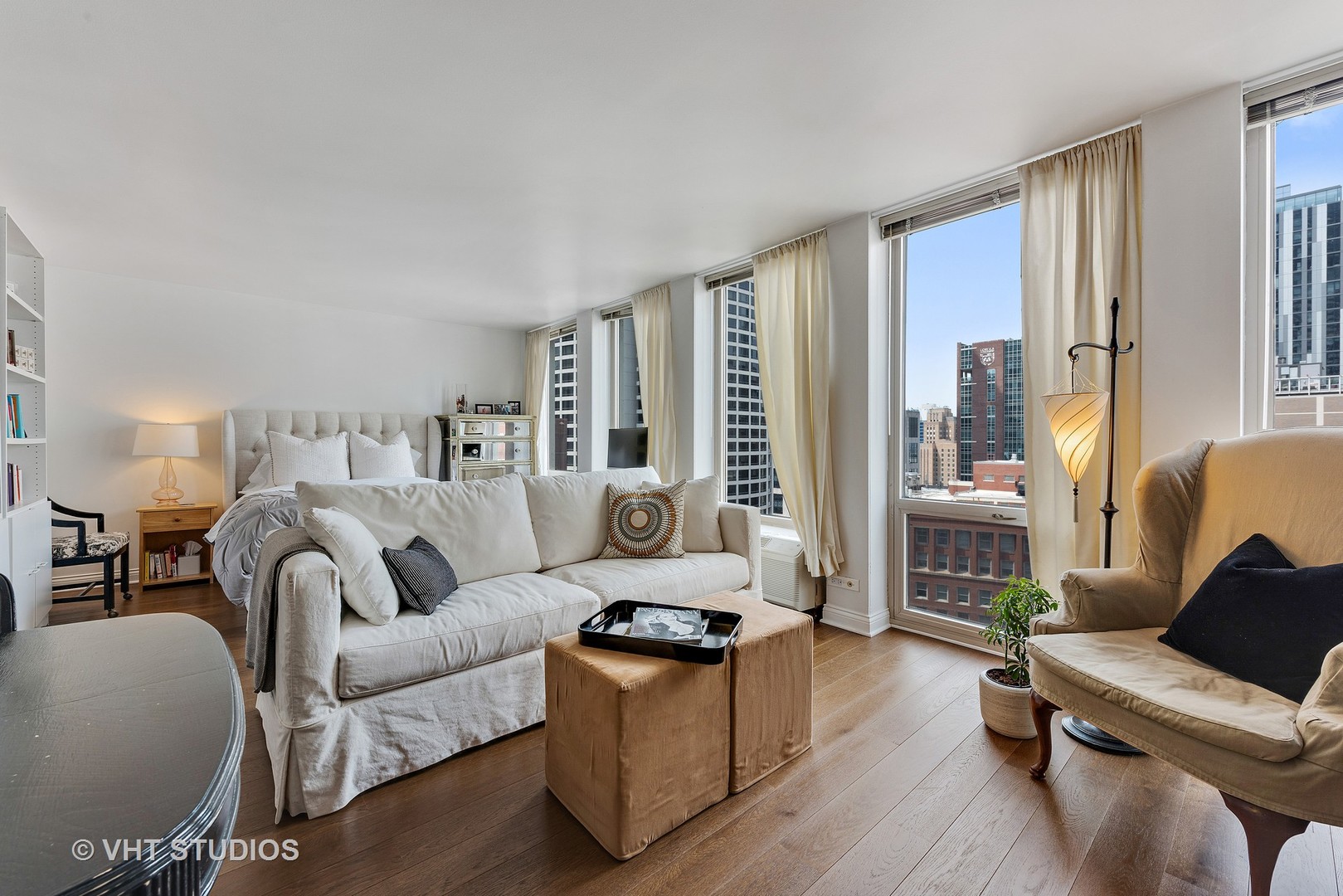 111 East Chestnut Street, Unit 22B Chicago, IL 60611 - Photo 4 of 9
