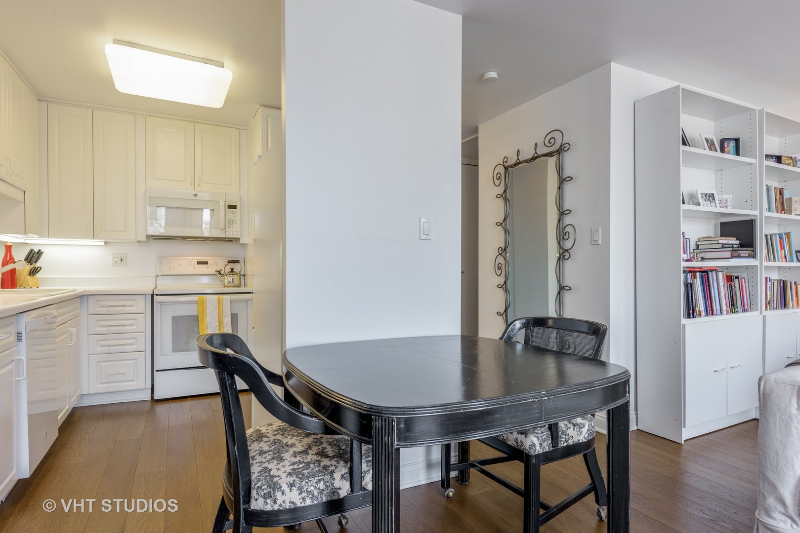111 East Chestnut Street, Unit 22B Chicago, IL 60611 - Photo 7 of 9
