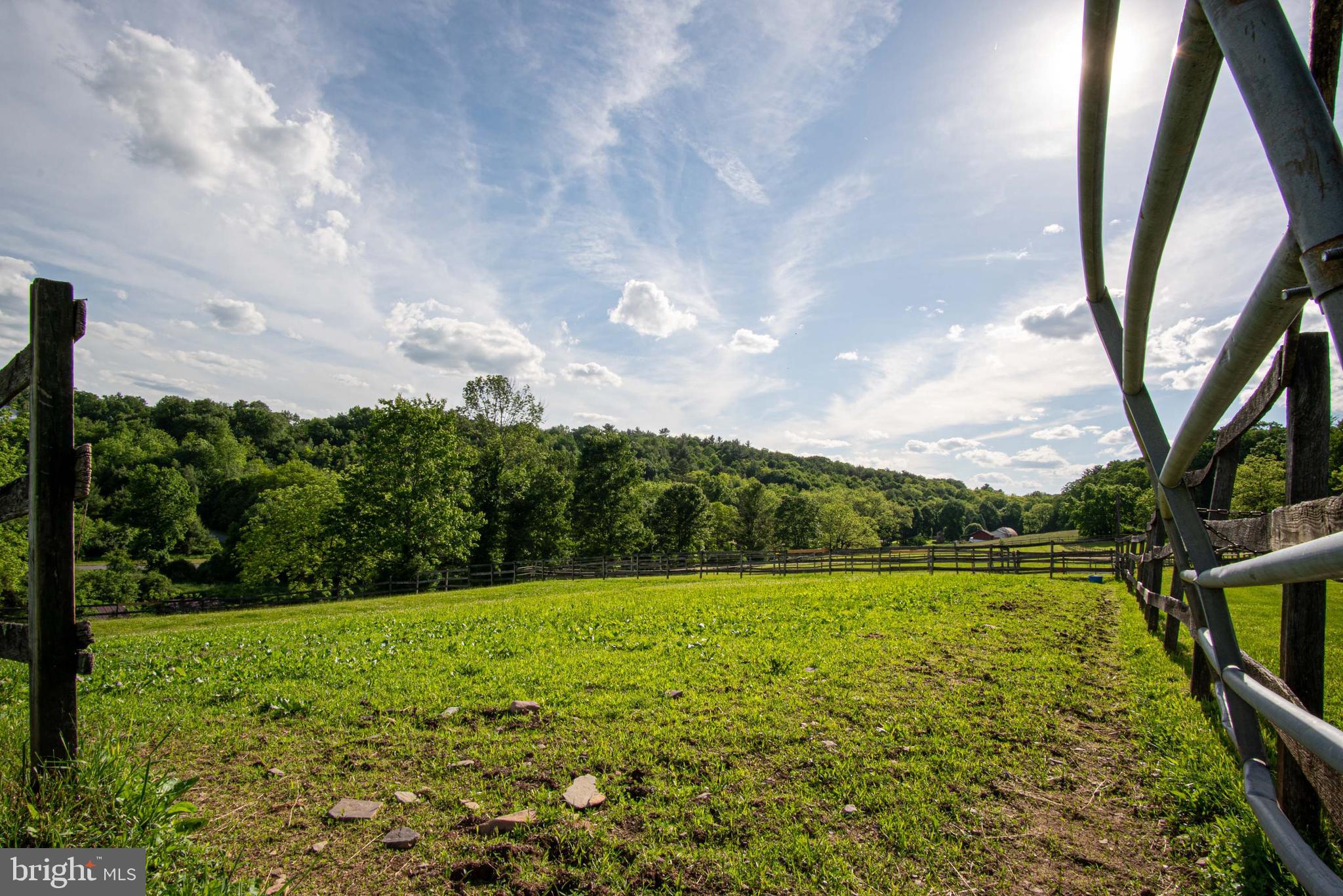 827 Pheasant Run Road Effort, PA 18330 - Photo 41 of 54 a view of a water fountain and a big yard