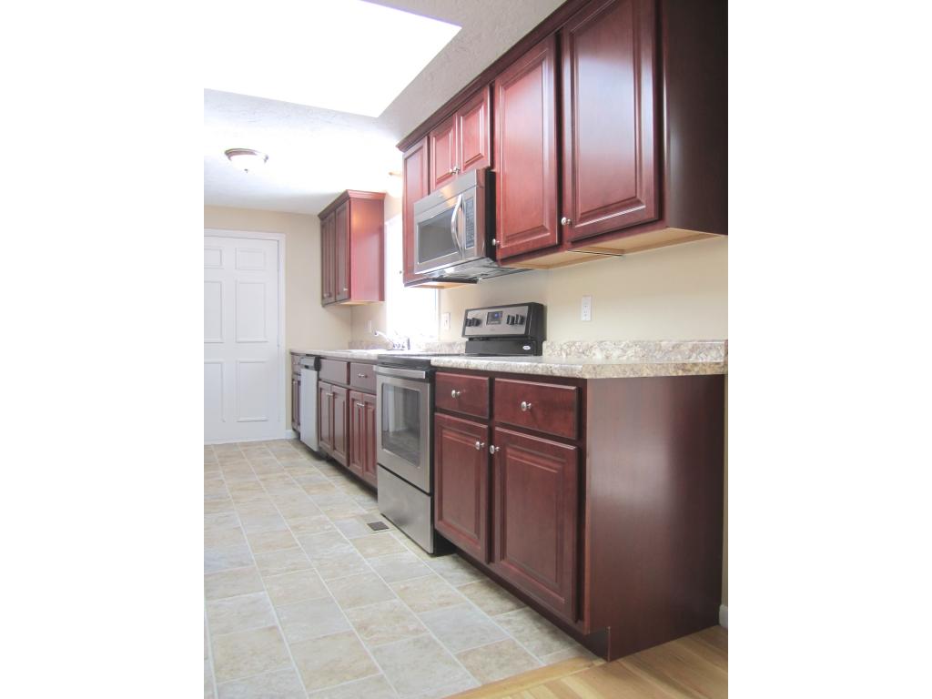 385 Oak Street Manchester, NH 03104 - Photo 2 of 24 Gallery Image 2