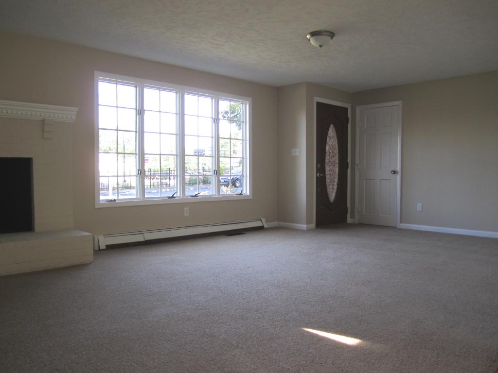 385 Oak Street Manchester, NH 03104 - Photo 12 of 24 Gallery Image 12