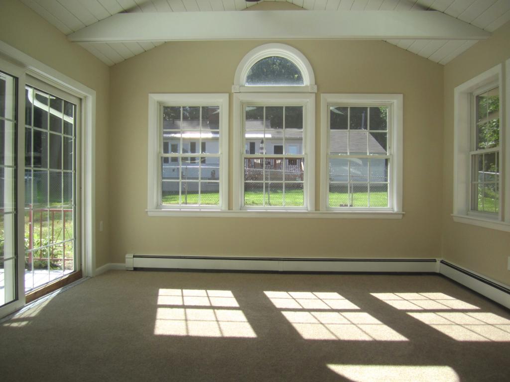 385 Oak Street Manchester, NH 03104 - Photo 7 of 24 Gallery Image 7