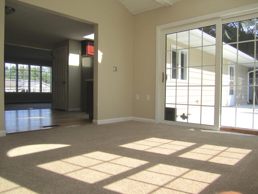 385 Oak Street Manchester, NH 03104 - Photo 9 of 24 Gallery Image 9