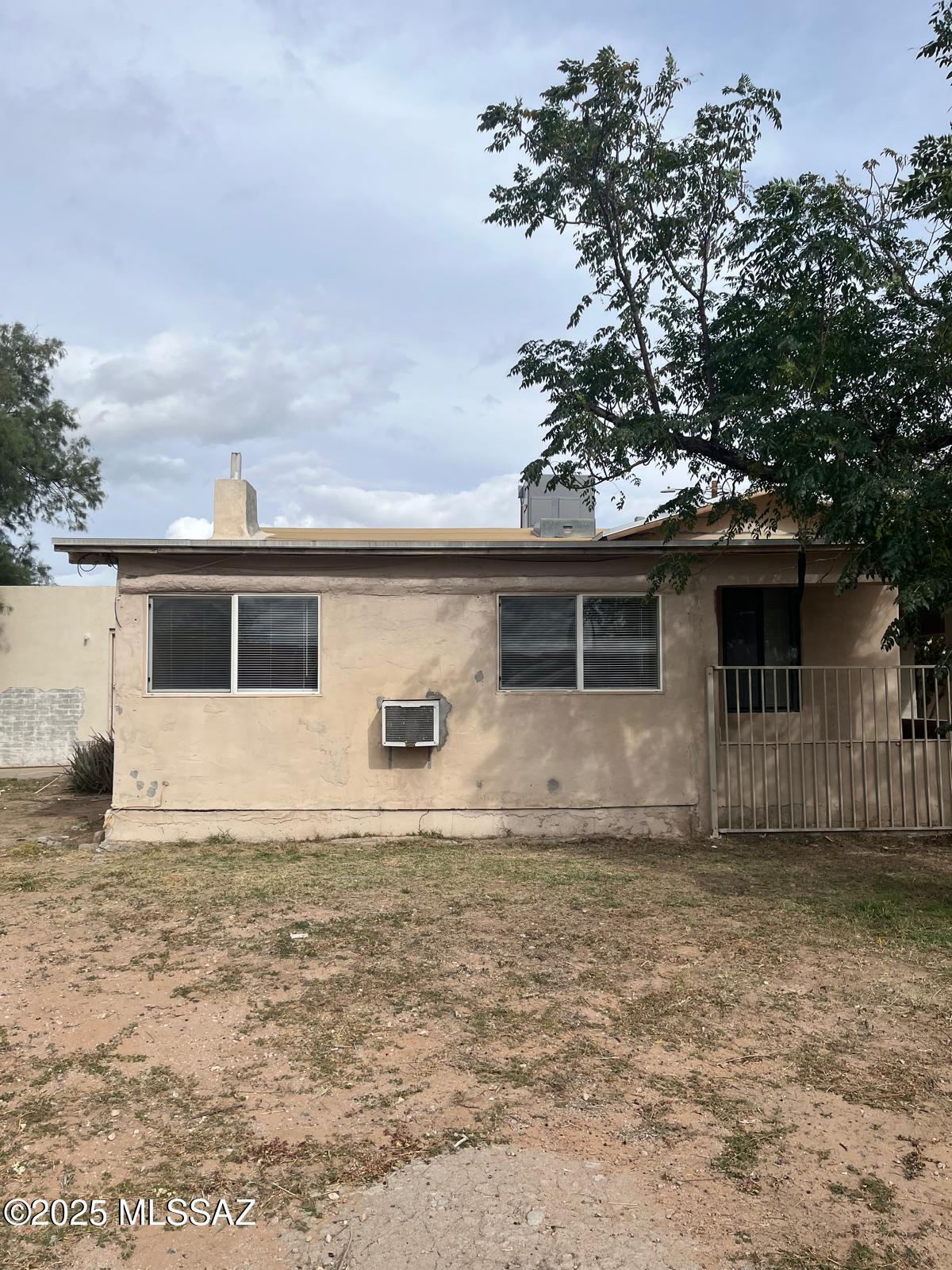 345 East Teton Road, Unit 2 Tucson, AZ 85756 - Photo 16 of 18 PHOTO-2025-11-18-20-28-29_13