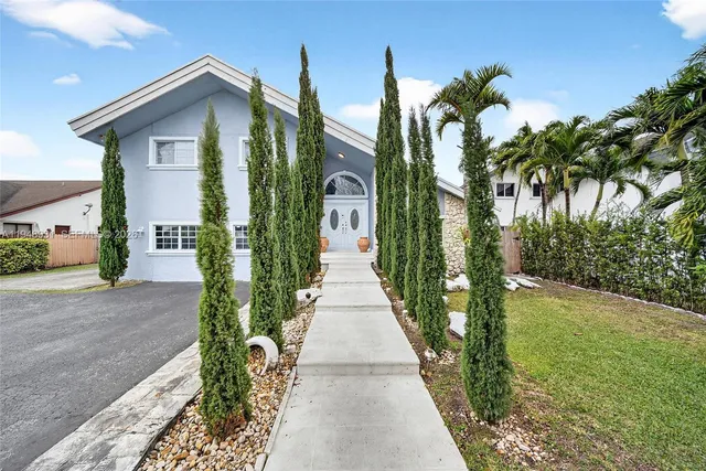 $875,000 | 10720 Southwest 142nd Avenue, Miami, FL 33186