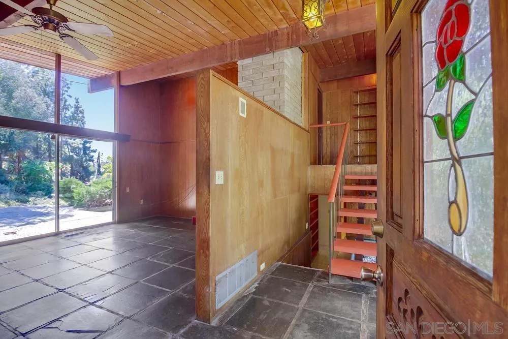 8680 Golf Drive Spring Valley, CA 91941 - Photo 14 of 70 a view of entryway