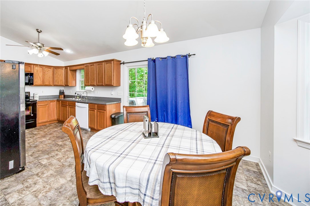 17319 Doggetts Fork Road Ruther Glen, VA 22546 - Photo 12 of 32