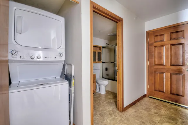 $179,900 | 530 North Silverbrook Drive, Unit 132, West Bend, WI 53090