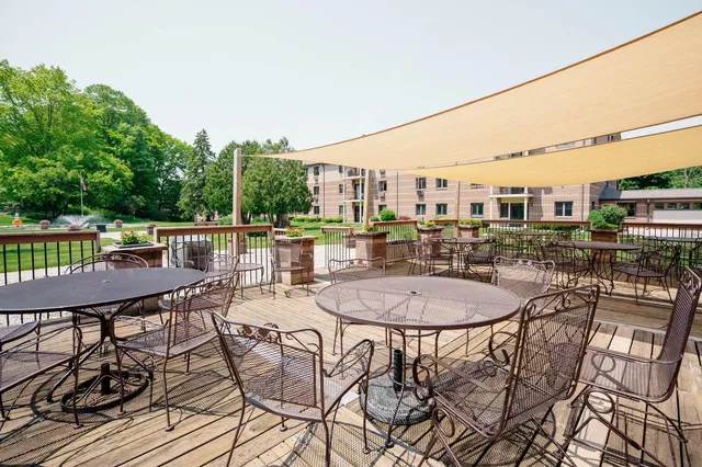 $179,900 | 530 North Silverbrook Drive, Unit 132, West Bend, WI 53090