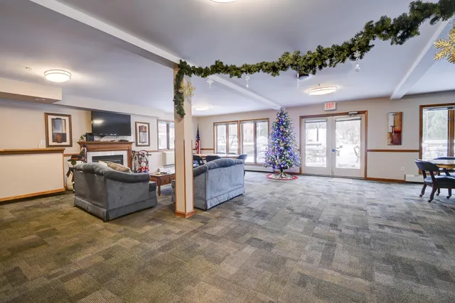 $179,900 | 530 North Silverbrook Drive, Unit 132, West Bend, WI 53090