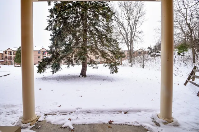 $179,900 | 530 North Silverbrook Drive, Unit 132, West Bend, WI 53090