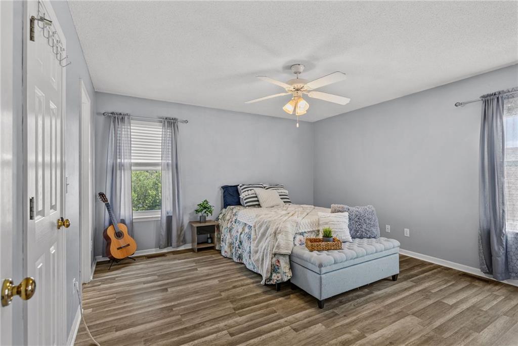 920 East Pumpkin Ridge Gardner, KS 66030 - Photo 13 of 28