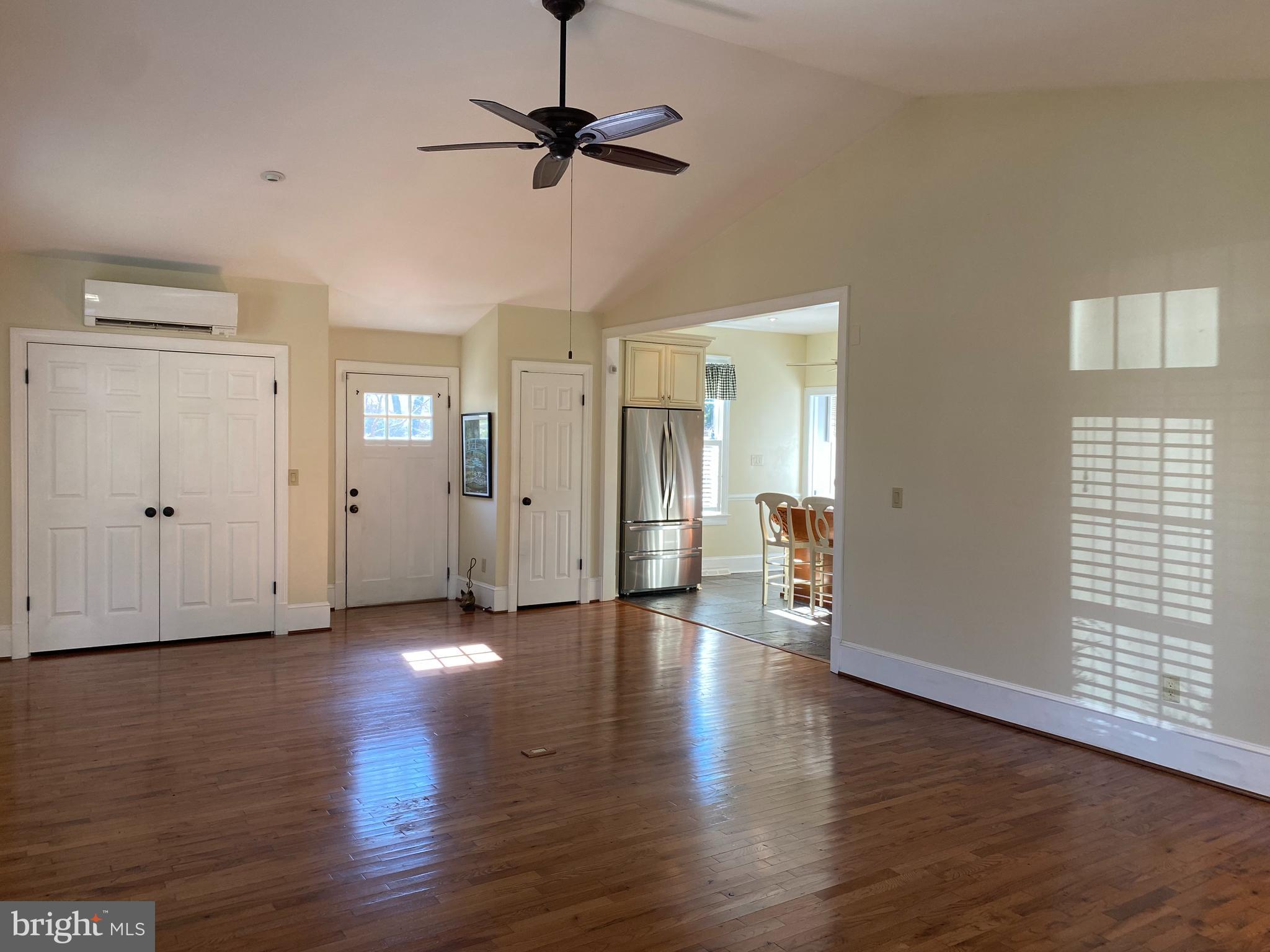 1005 Rolandvue Road Towson, MD 21204 - Photo 11 of 26 30 Foot Great Rm