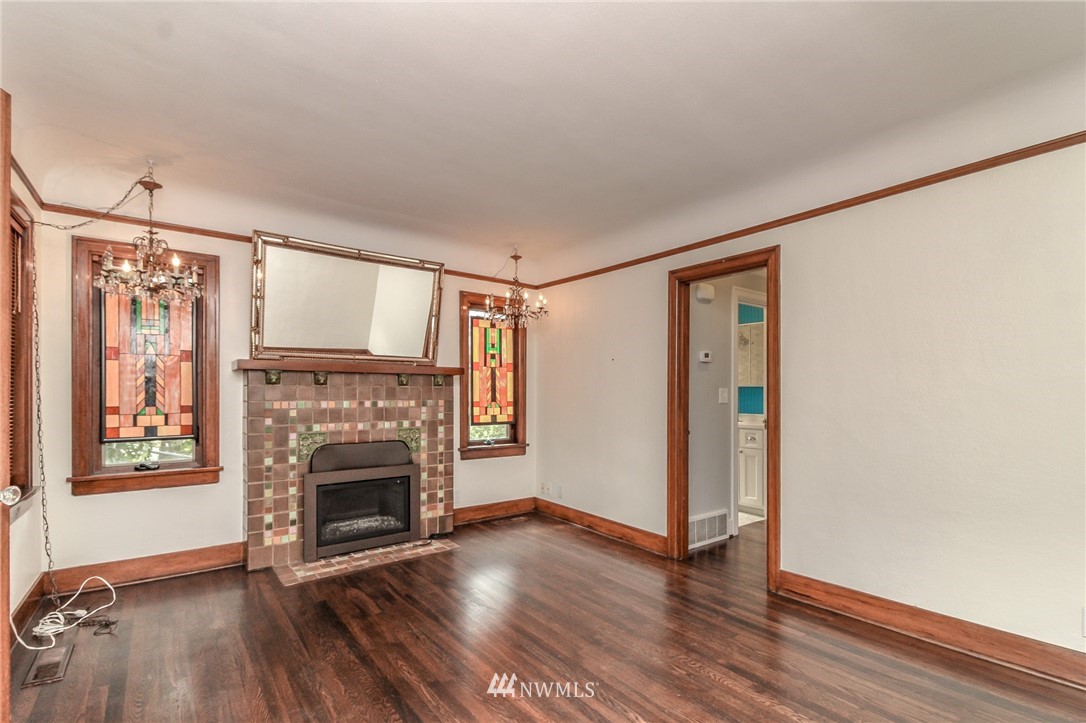 435 Cedar Avenue South Renton, WA 98057 - Photo 4 of 40