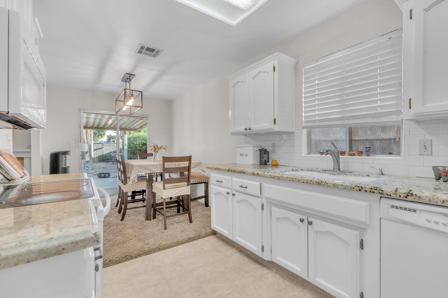 1525 West Kramer Ridge Road Reedley, CA 93654 - Photo 9 of 22 Gallery Image 9