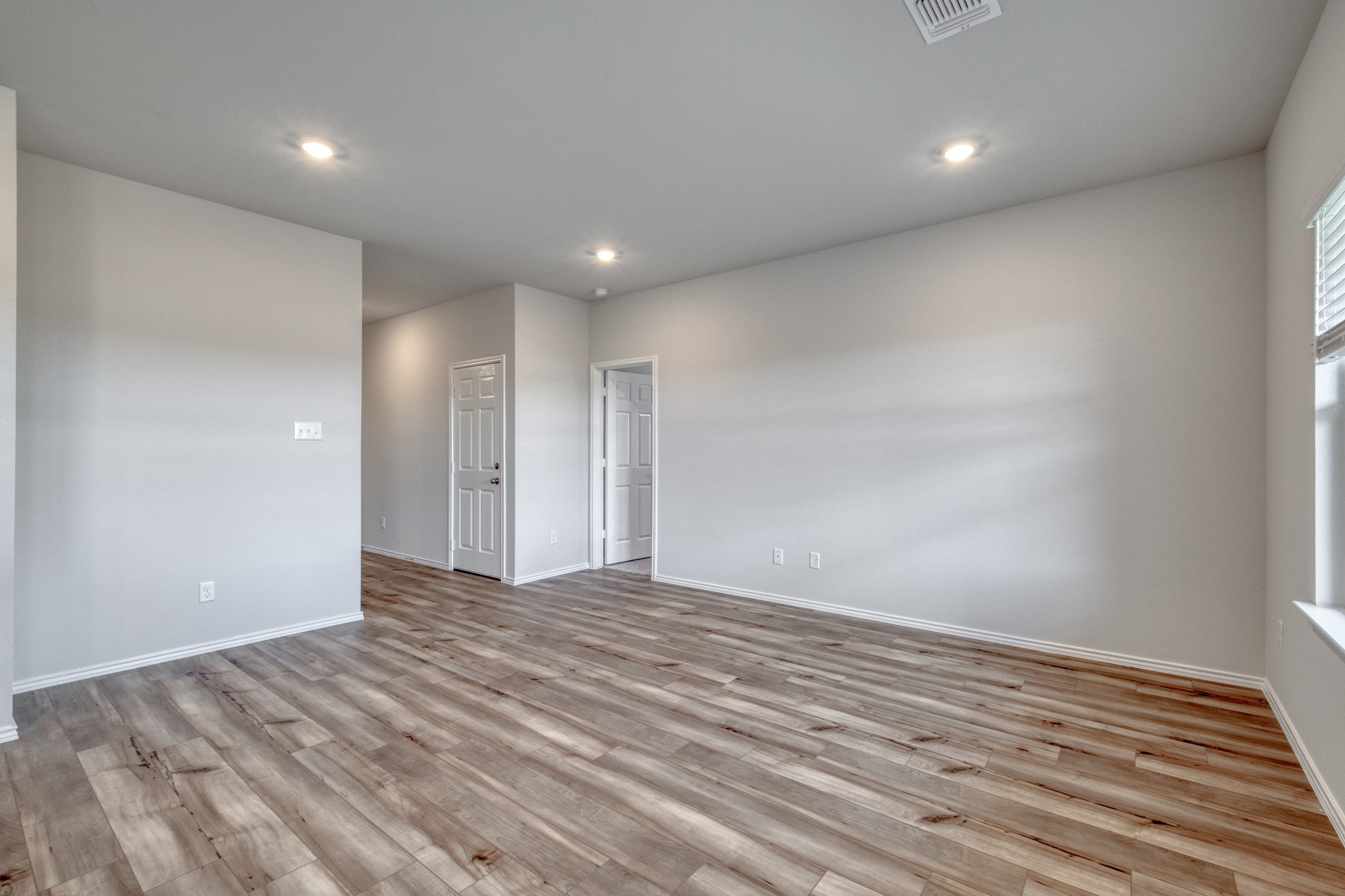 167 McNamara Court Jarrell, TX 76537 - Photo 4 of 19