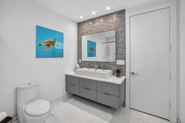 $6,495,000 | 2401 North Atlantic Boulevard, Fort Lauderdale, FL 33305