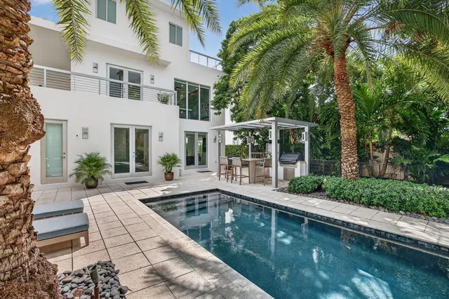 $6,495,000 | 2401 North Atlantic Boulevard, Fort Lauderdale, FL 33305