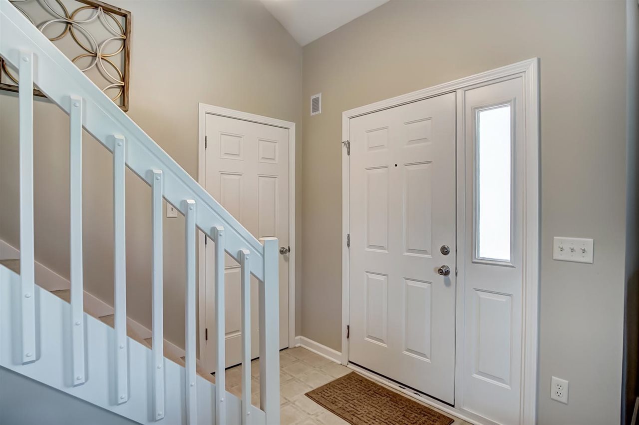 9928 Oak Trail Road Fort Wayne, IN 46825 - Photo 4 of 30