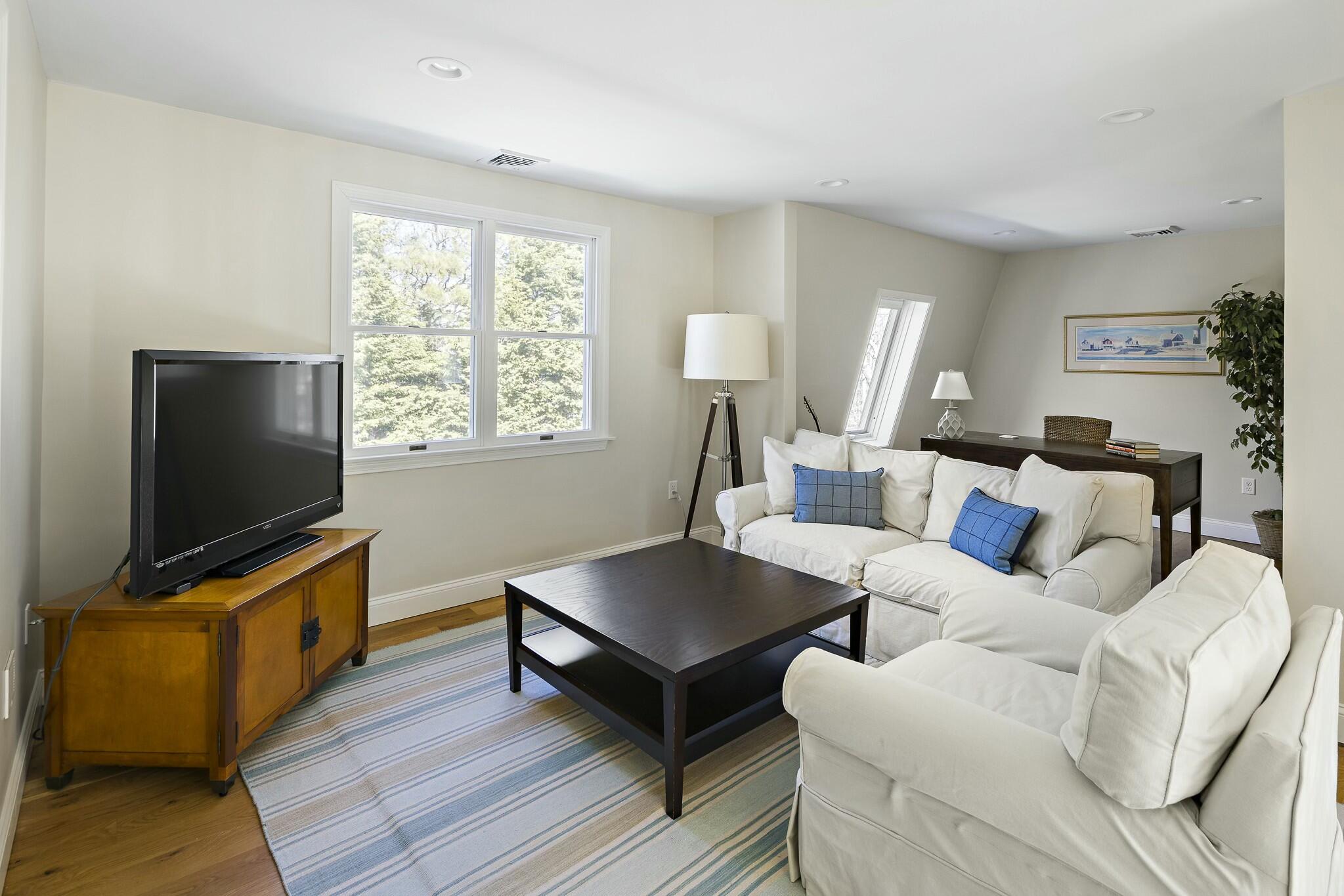 55 Old Purchase Road Edgartown, MA 02539 - Photo 18 of 30 Second floor den