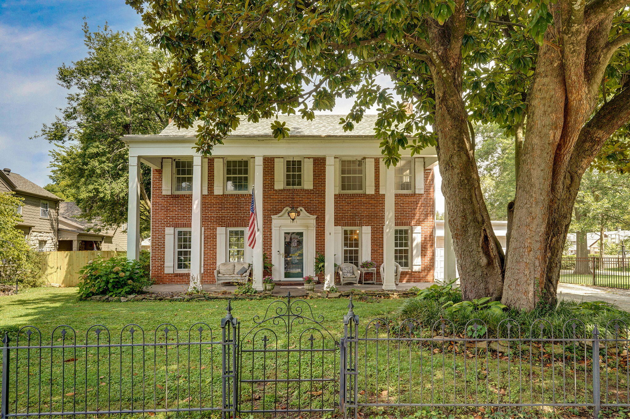 1011 East University Street Springfield, MO 65807 - Photo 1 of 1 1011 E University St-3