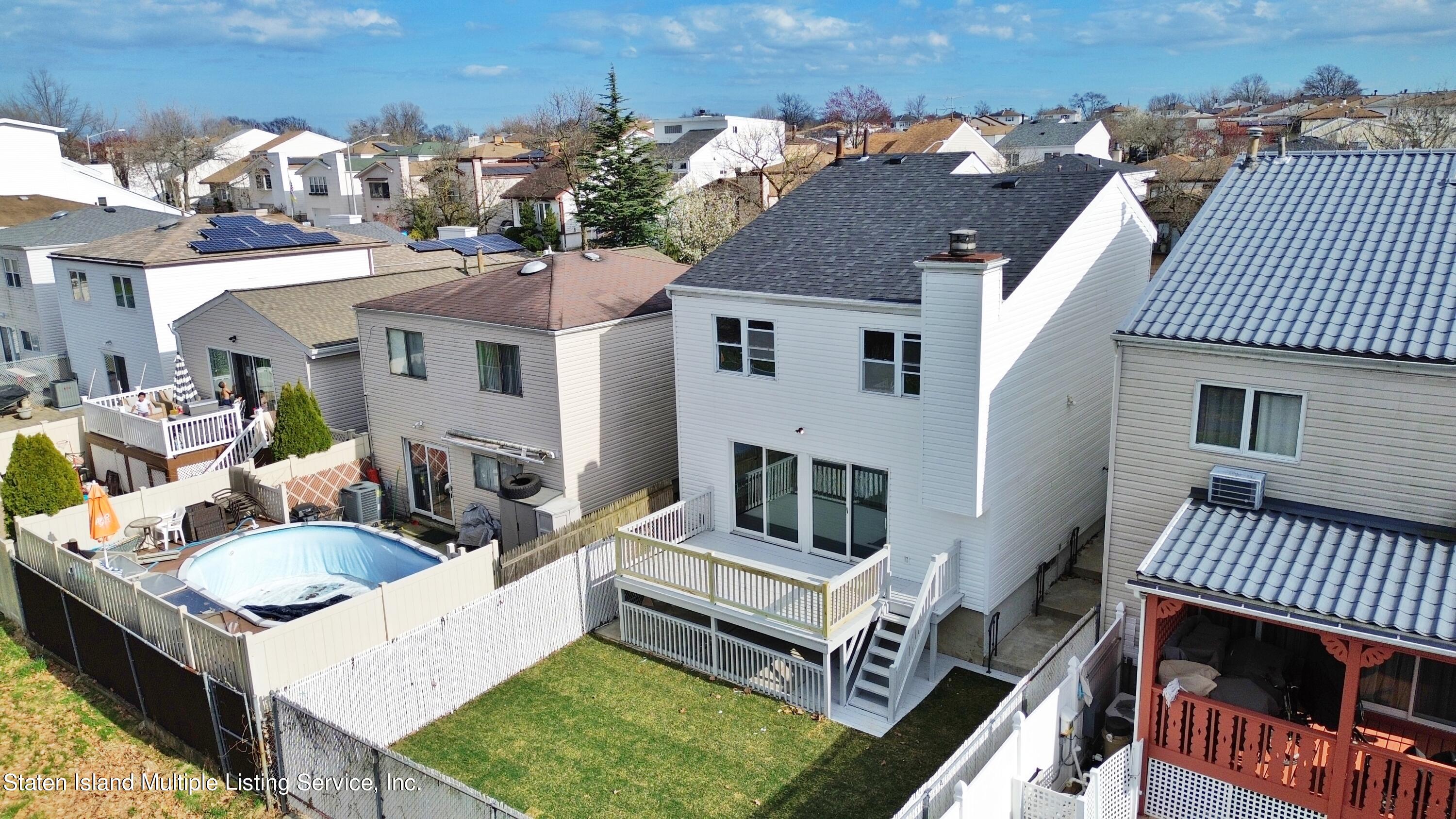 212 Green Valley Road Staten Island, NY 10312 - Photo 2 of 17 2DF02E84-CDD5-427E-A71A-D7C334157ADC