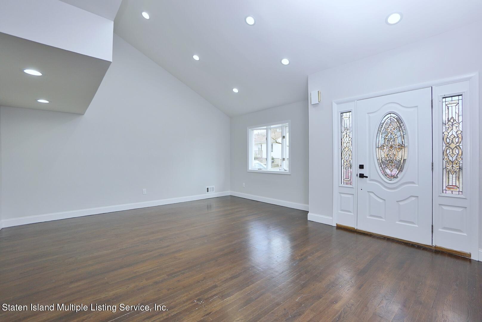 212 Green Valley Road Staten Island, NY 10312 - Photo 3 of 17 6654A000-82FC-4C9E-8EEE-5689CFBC726F