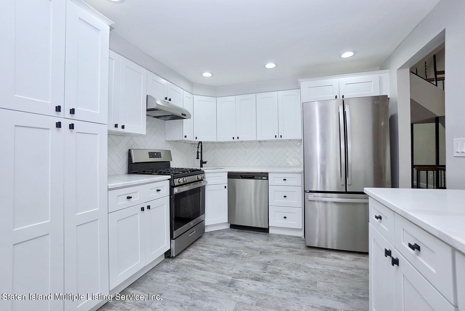 212 Green Valley Road Staten Island, NY 10312 - Photo 7 of 17 4270F914-E01A-4A22-AFFF-56529C3AA090