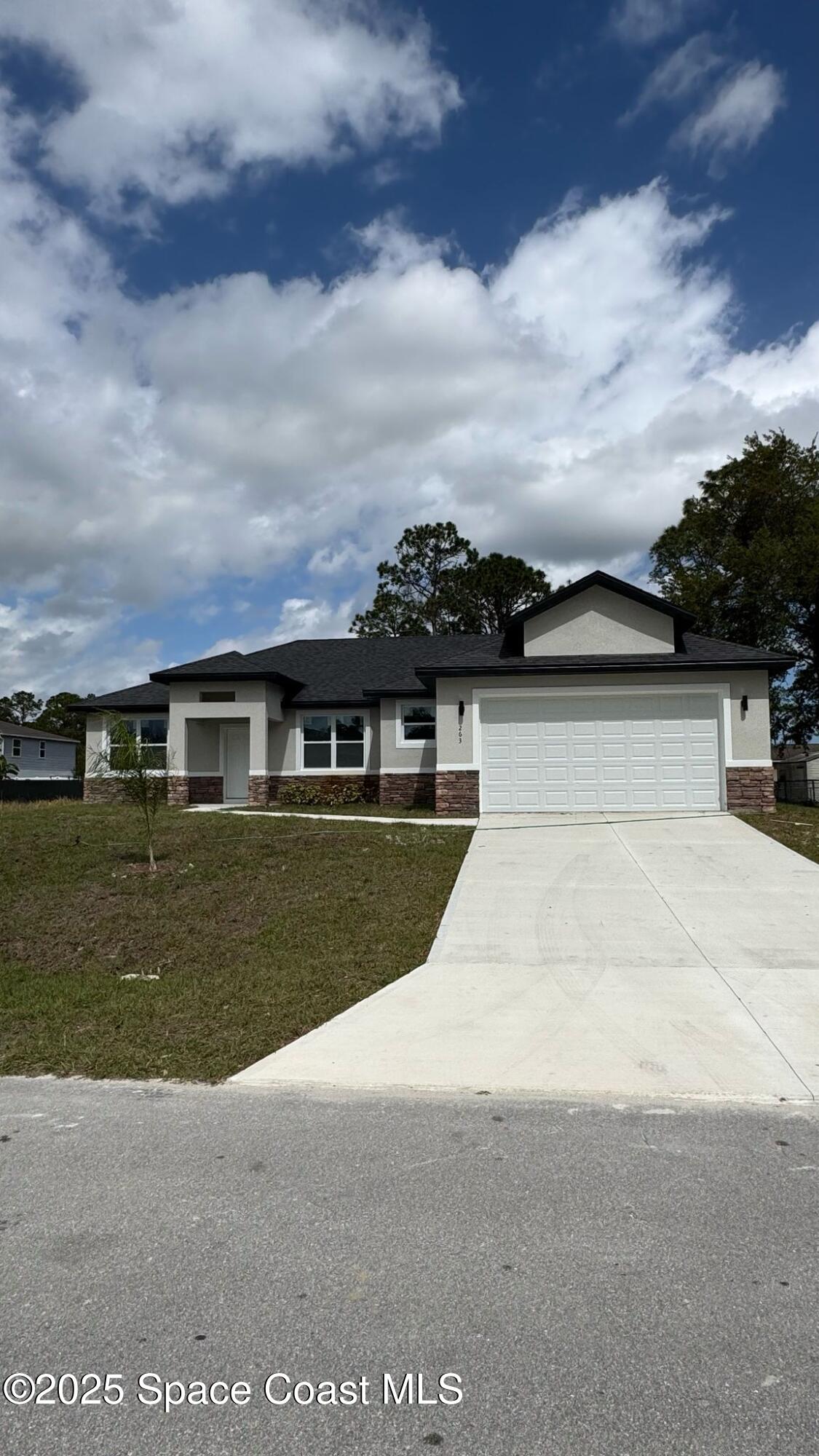 263 Trilby Road Southwest Palm Bay, FL 32908 - Photo 2 of 33 WhatsApp Image 2025-03-03 at 12.13.15 PM
