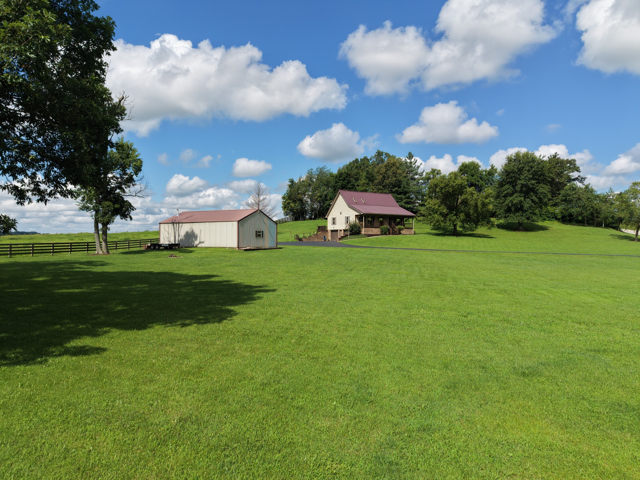 2983 Temple Hill Road Summer Shade, KY 42166 - Photo 2 of 37